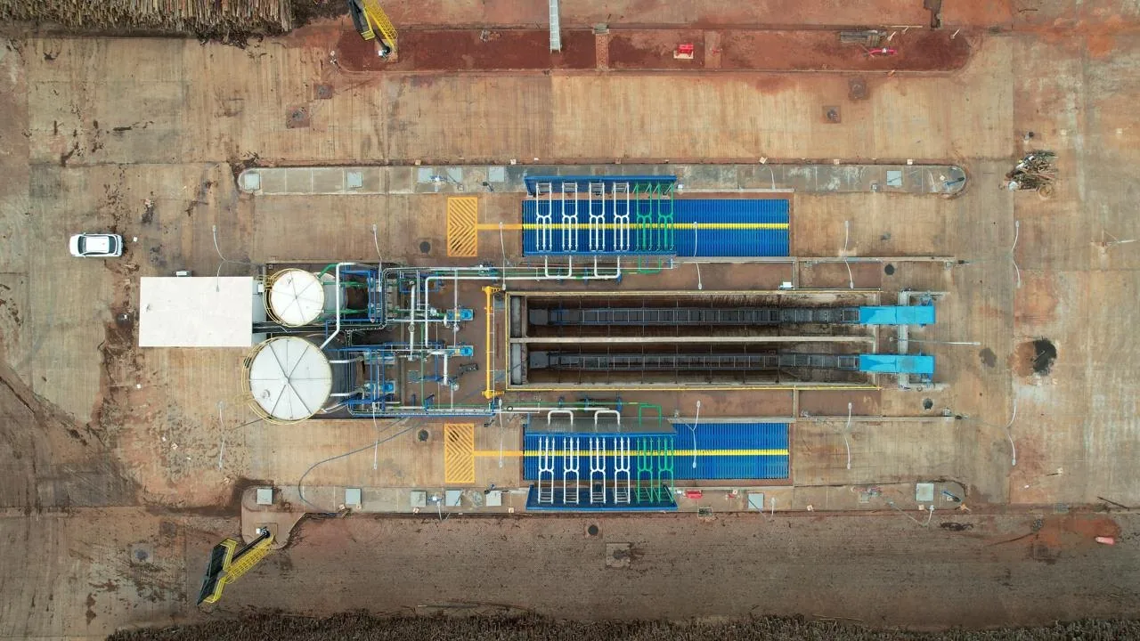 Vista superior de implantação do sistema de pré-lavagem de toras WG
